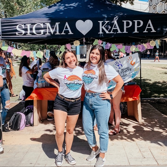 Meet your Posher, Michela Pags ⚡️💕 - Picture 7 of 7